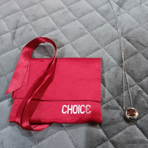 Elegant Silver Necklace with Red Gemstone - Picture 3 of 3